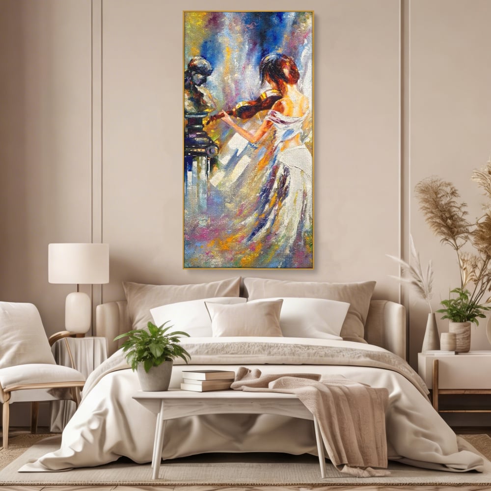 Tablou canvas cu pictura femeie cantand la vioara, in rama de aluminiu auriu, pe perete intr-un dormitor